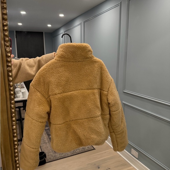 ALO Yoga Tan Puffer Jacket - Picture 4 of 4